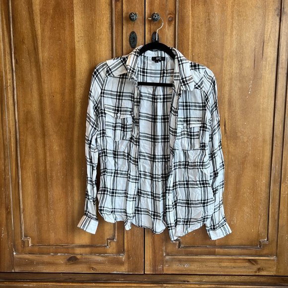 PAIGE Tops - Paige long sleeve plaid‎ top